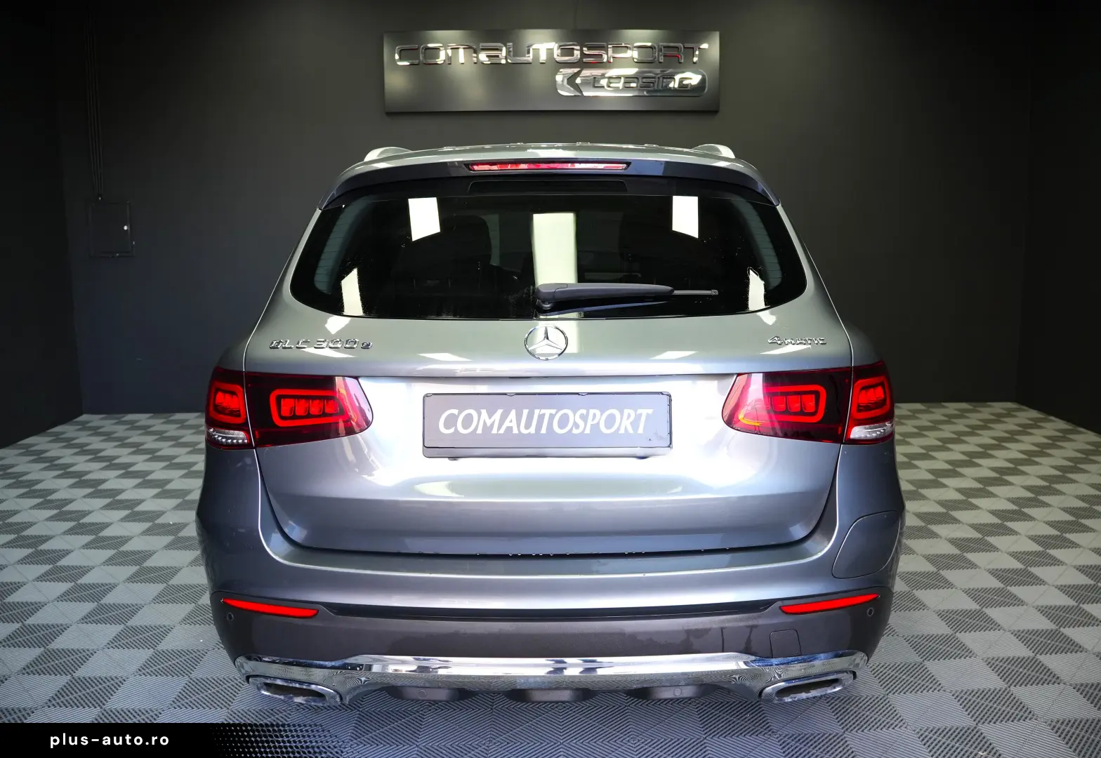 MERCEDES-BENZ GLC 300e AT 4MATIC