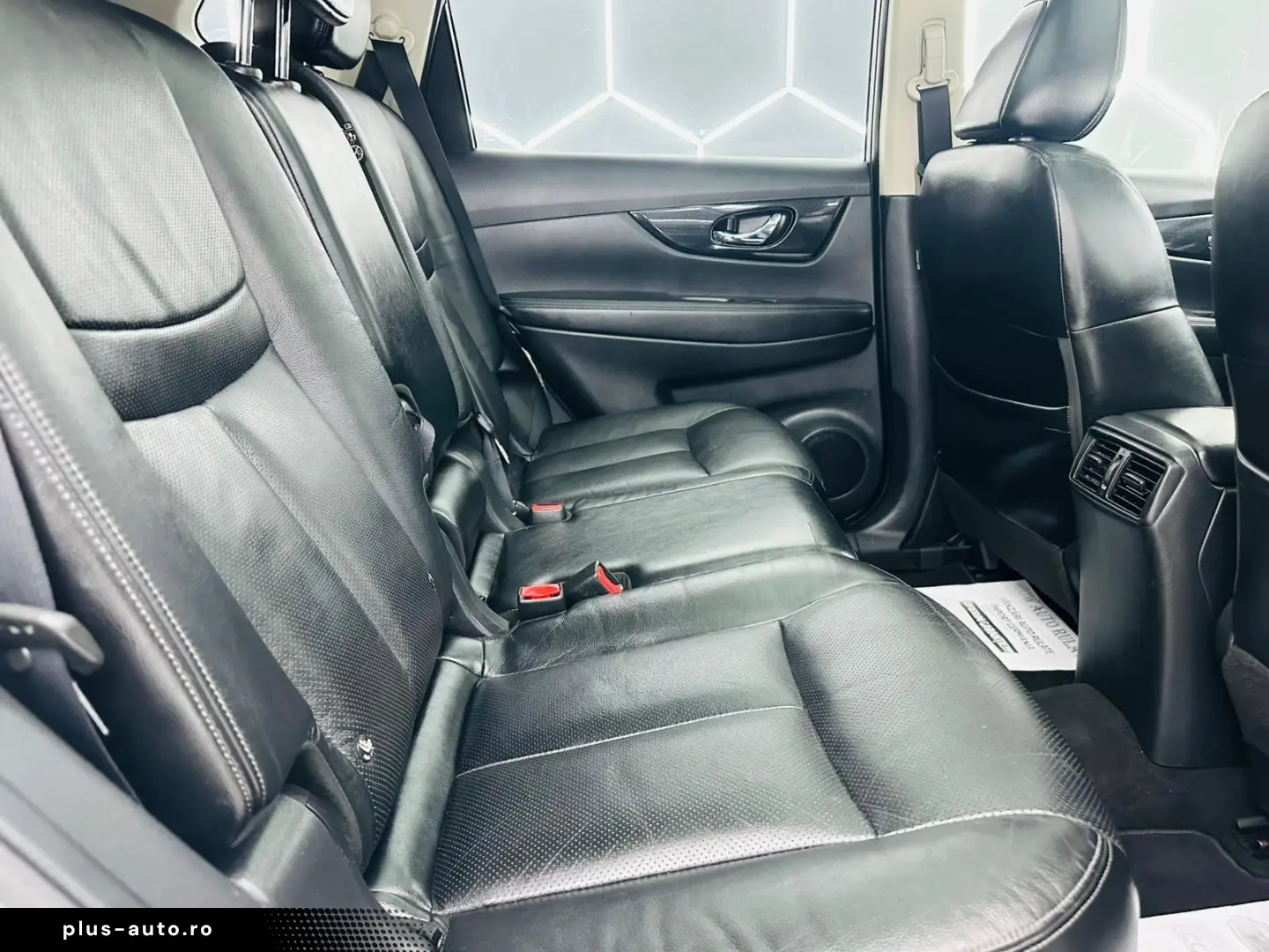 NISSAN X-TRAIL 2018 1.6D E6 7 Locuri Garantie 12 Luni Rate A