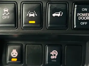 NISSAN X-TRAIL 2018 1.6D E6 7 Locuri Garantie 12 Luni Rate A