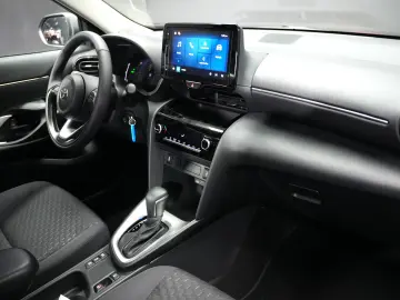 TOYOTA YARIS CROSS HYBRID BUSINESS