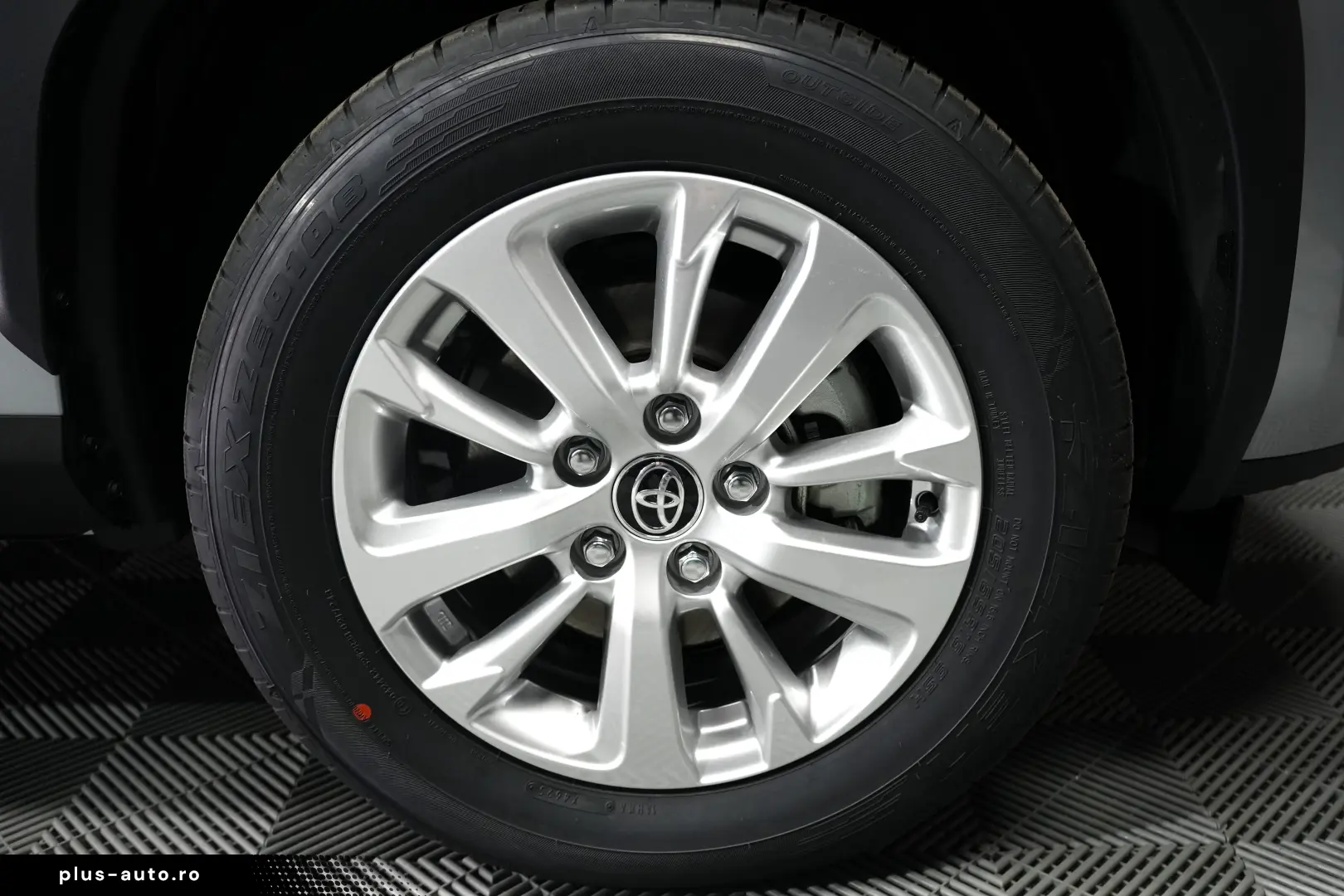 TOYOTA YARIS CROSS HYBRID BUSINESS