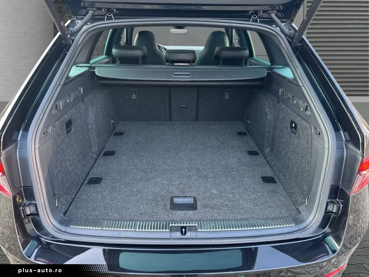 Skoda Superb Combi 2.0 TDI Sportline 4x4