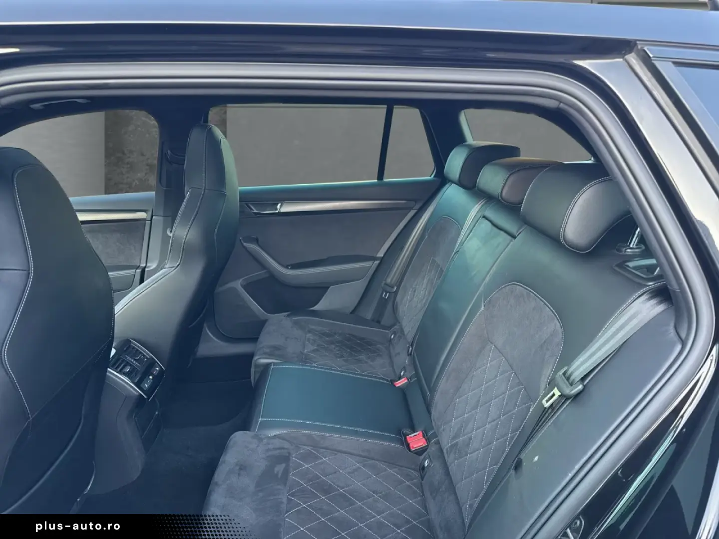 Skoda Superb Combi 2.0 TDI Sportline 4x4