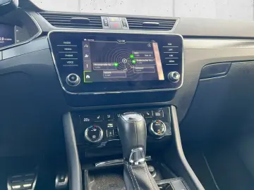 Skoda Superb Combi SportLine 4x4 2.0 TSI