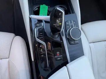 BMW 530e xDr. LuxuryL Ventilation 360 DAProf H&K