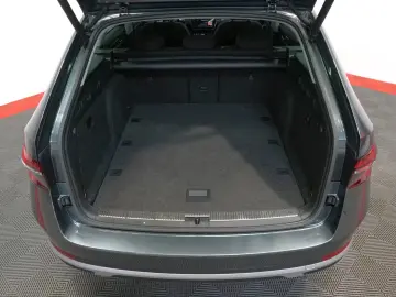 Skoda Superb Combi Scout 4x4 ACC PANO AHK 360  Matrix