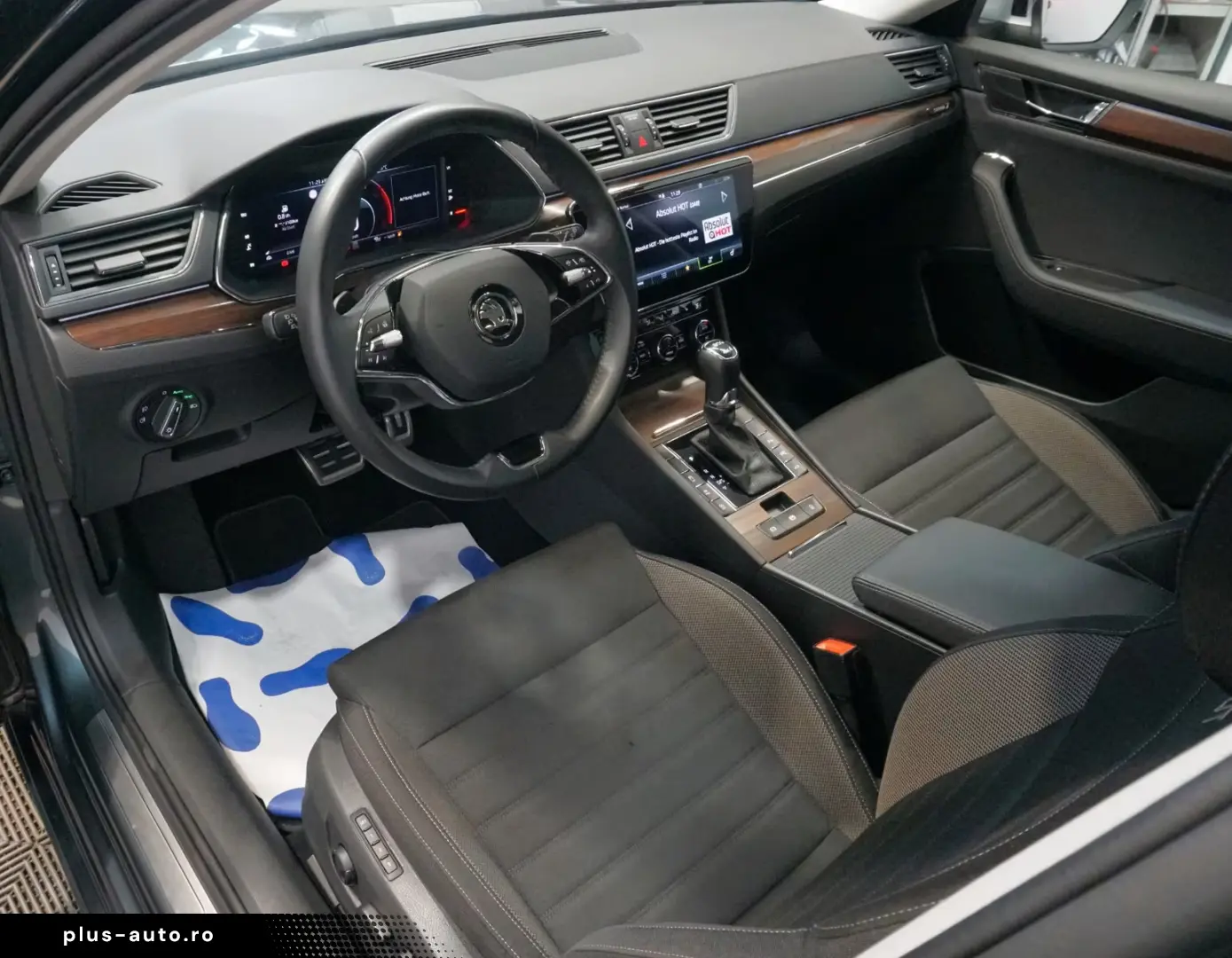 Skoda Superb Combi Scout 4x4 ACC PANO AHK 360  Matrix