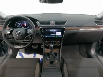 Skoda Superb Combi Scout 4x4 ACC PANO AHK 360  Matrix