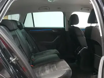 Skoda Superb Combi Scout 2.0 TDI 4x4 ACC AHK 360 MATRIX