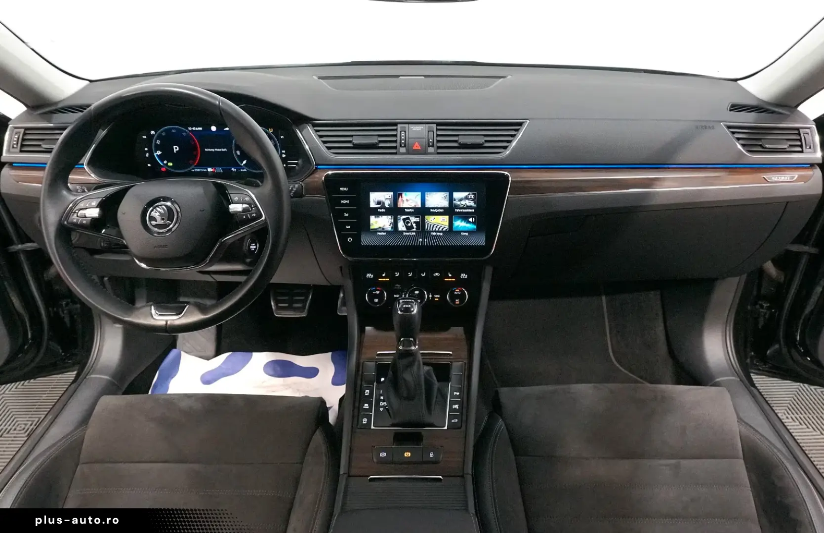 Skoda Superb Combi Scout 2.0 TDI 4x4 ACC AHK 360 MATRIX