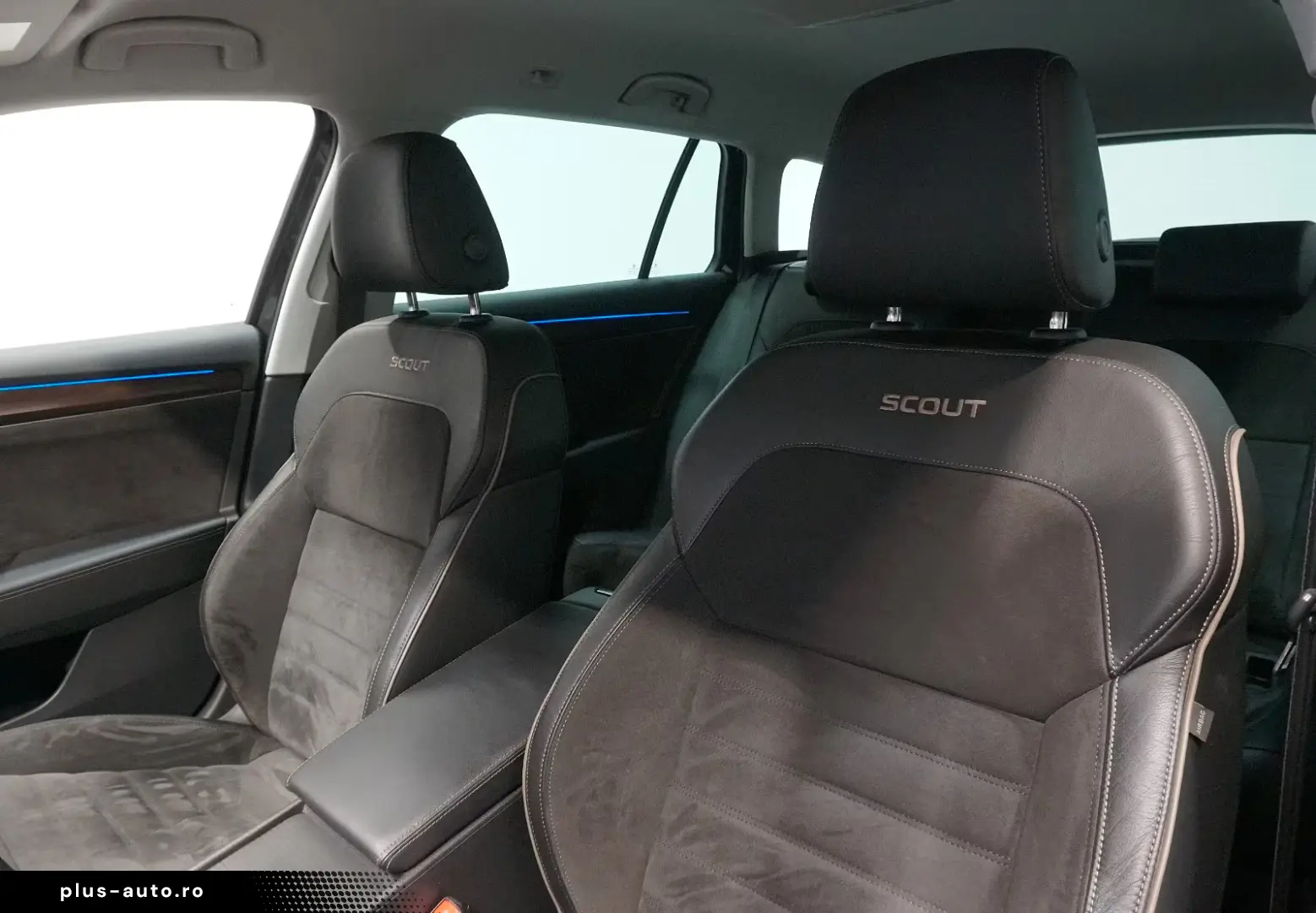 Skoda Superb Combi Scout 2.0 TDI 4x4 ACC AHK 360 MATRIX