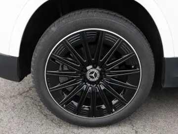 MERCEDES-BENZ GLA 250 4M AMG