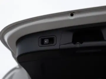 MERCEDES-BENZ GLA 250 4M AMG