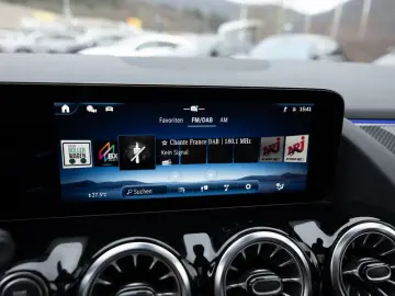 MERCEDES-BENZ GLA 250 4M AMG