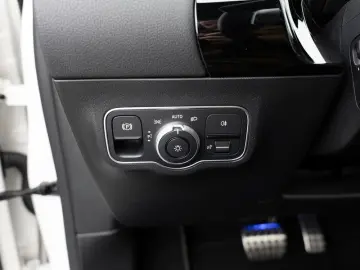 MERCEDES-BENZ GLA 250 4M AMG