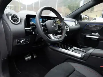 MERCEDES-BENZ GLA 250 4M AMG