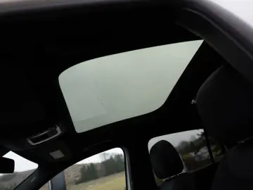 MERCEDES-BENZ GLA 250 4M AMG