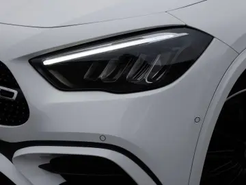 MERCEDES-BENZ GLA 250 4M AMG