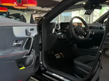 MERCEDES-BENZ CLA 35 AMG