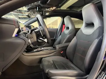 MERCEDES-BENZ CLA 35 AMG