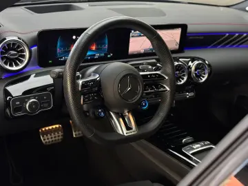 MERCEDES-BENZ CLA 35 AMG