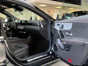 MERCEDES-BENZ CLA 35 AMG