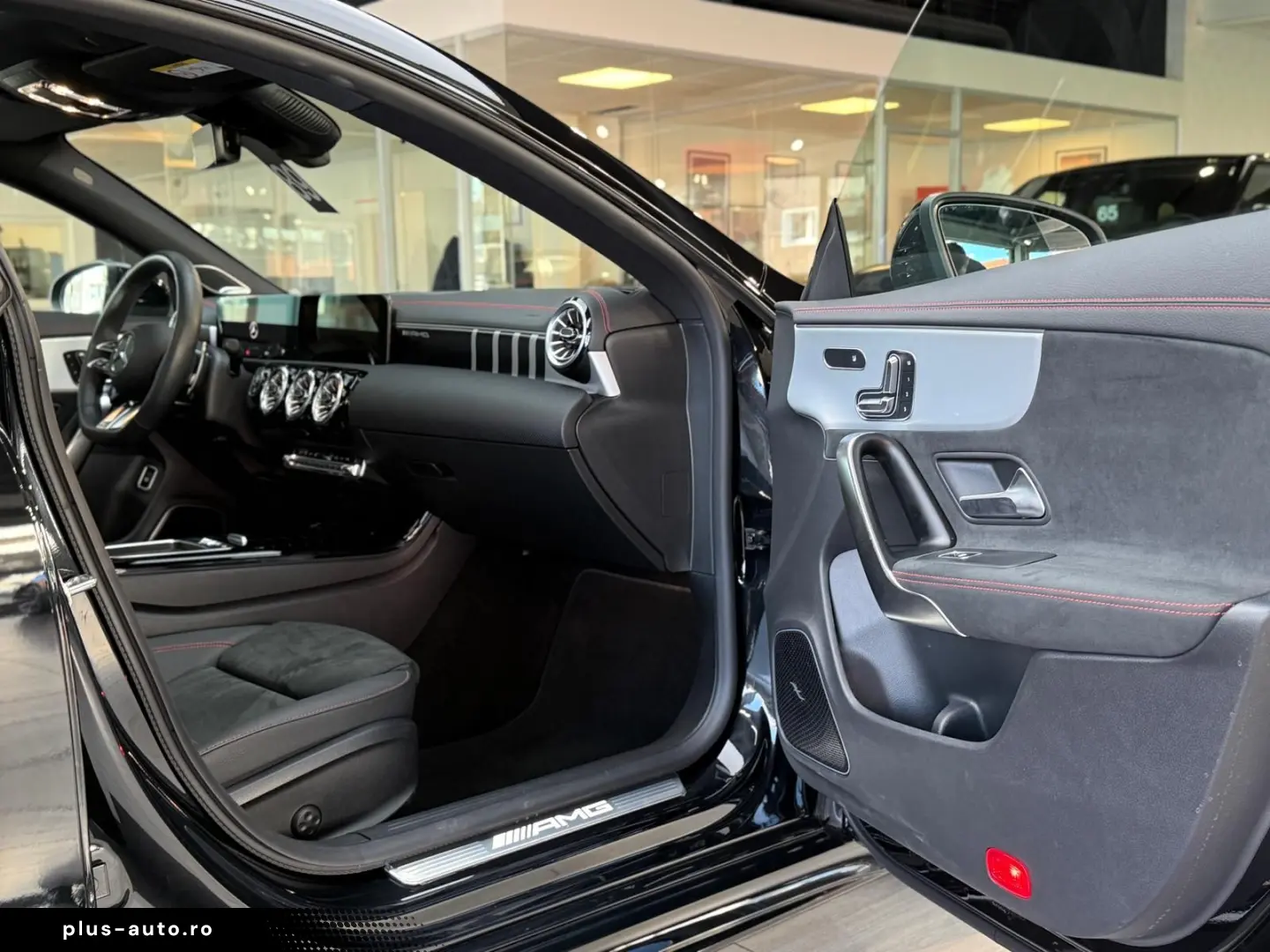 MERCEDES-BENZ CLA 35 AMG