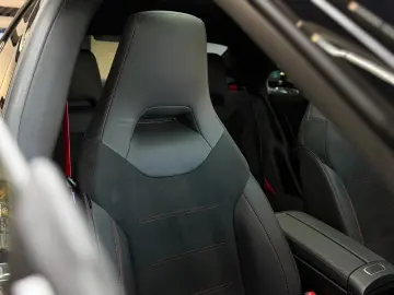 MERCEDES-BENZ CLA 35 AMG