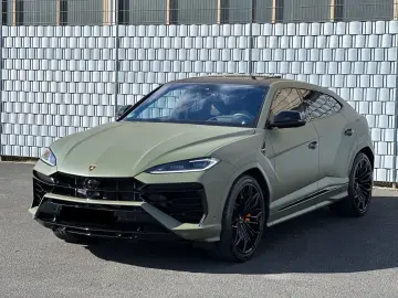 LAMBORGHINI Urus 4.0 V8  SE HYBRID STYLE-PACKAGE PANO 23-ZOL