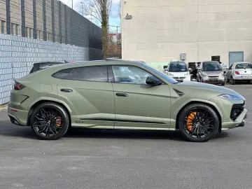 LAMBORGHINI Urus 4.0 V8  SE HYBRID STYLE-PACKAGE PANO 23-ZOL