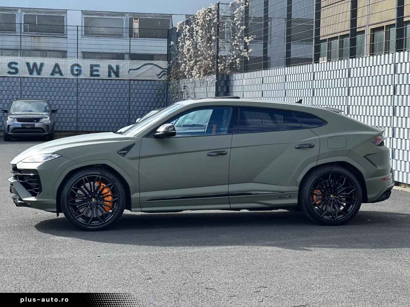 LAMBORGHINI Urus 4.0 V8  SE HYBRID STYLE-PACKAGE PANO 23-ZOL