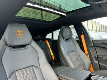 LAMBORGHINI Urus 4.0 V8  SE HYBRID STYLE-PACKAGE PANO 23-ZOL