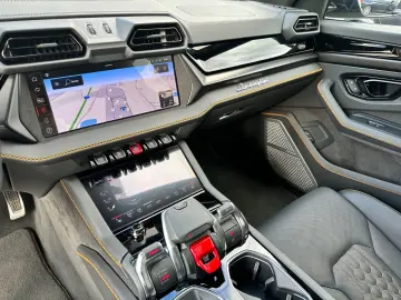 LAMBORGHINI Urus 4.0 V8  SE HYBRID STYLE-PACKAGE PANO 23-ZOL