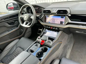 LAMBORGHINI Urus 4.0 V8  SE HYBRID STYLE-PACKAGE PANO 23-ZOL