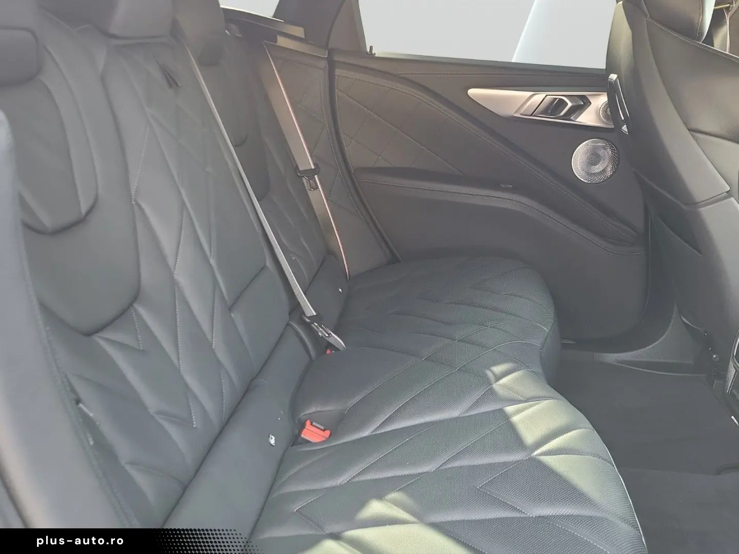 BMW XM Soft-Close Bowers&Wilkins 360  23