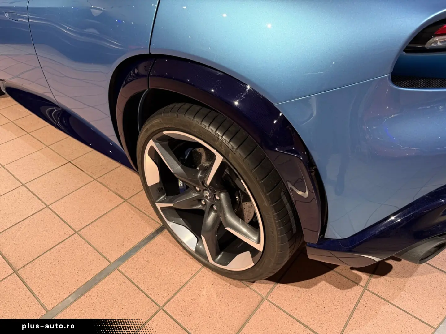 FERRARI Purosangue V12 FULL-CARBON-BLUE PANORAMA