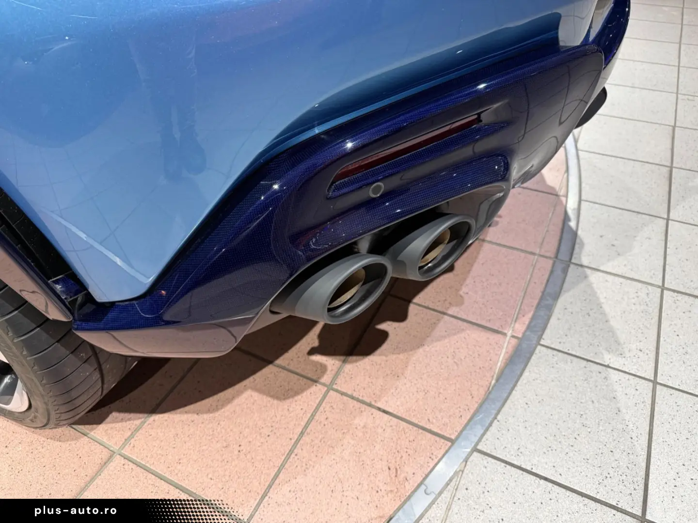 FERRARI Purosangue V12 FULL-CARBON-BLUE PANORAMA