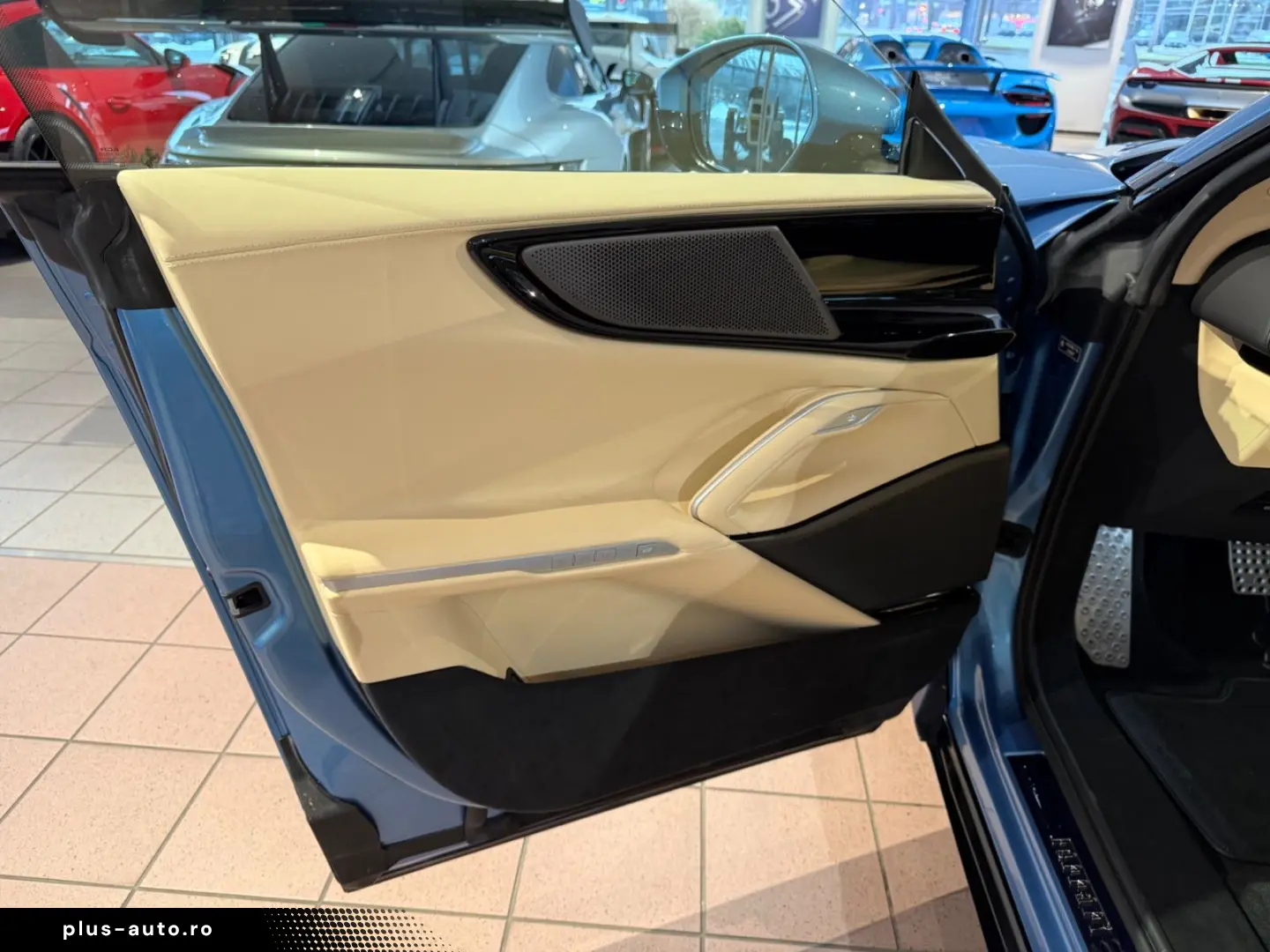 FERRARI Purosangue V12 FULL-CARBON-BLUE PANORAMA