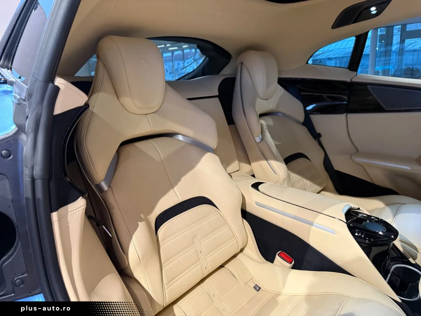 FERRARI Purosangue V12 FULL-CARBON-BLUE PANORAMA