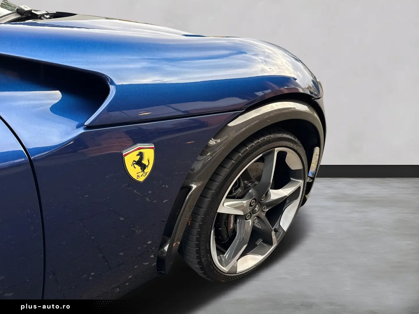 FERRARI Purosangue  Embleme HiFi PDC Klima Leder