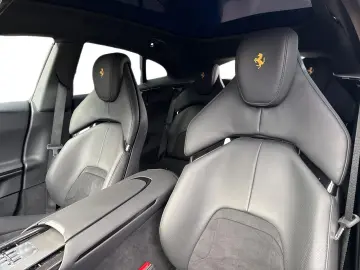 FERRARI Purosangue  Embleme HiFi PDC Klima Leder