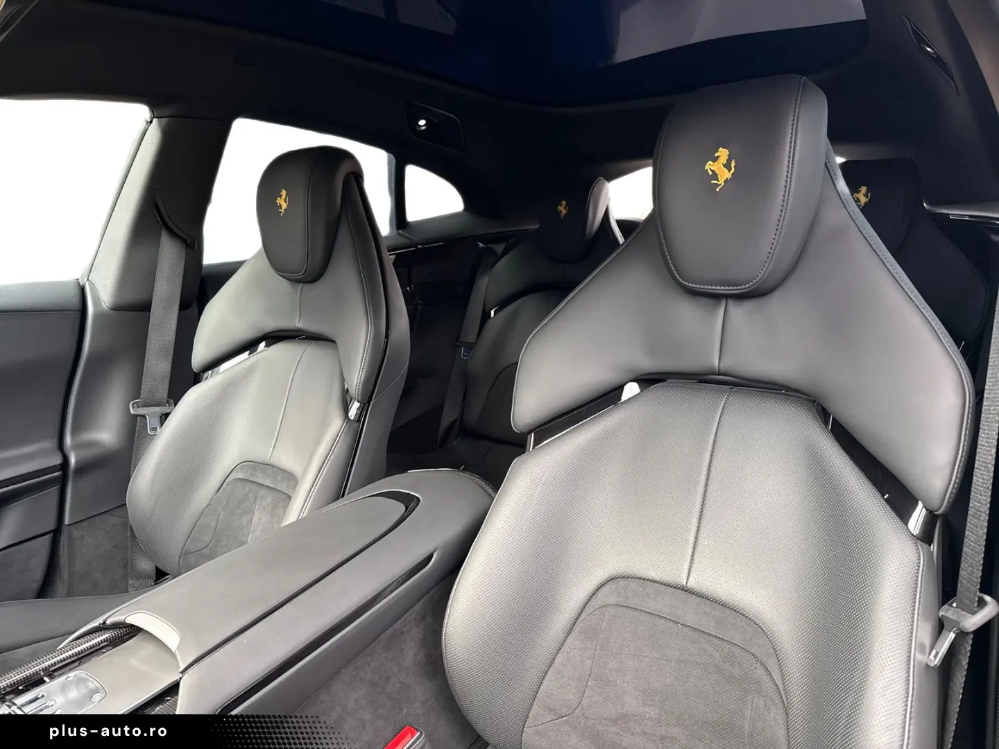 FERRARI Purosangue  Embleme HiFi PDC Klima Leder