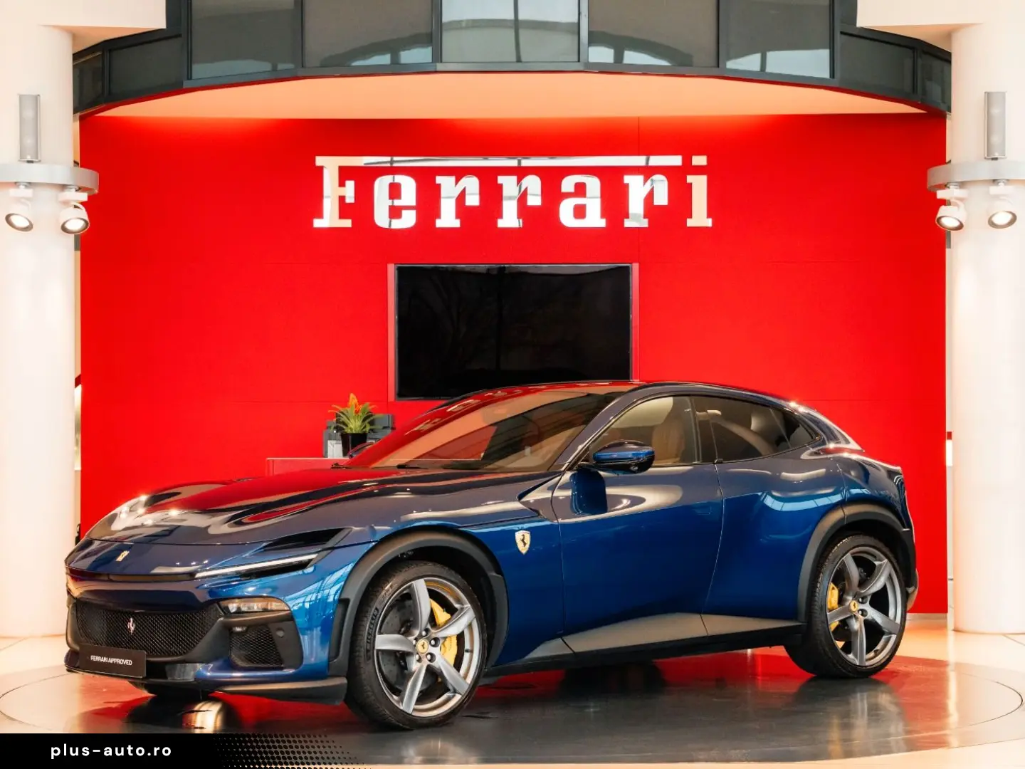 FERRARI Purosangue Panoramadach Massagesitze LED-Lenkrad