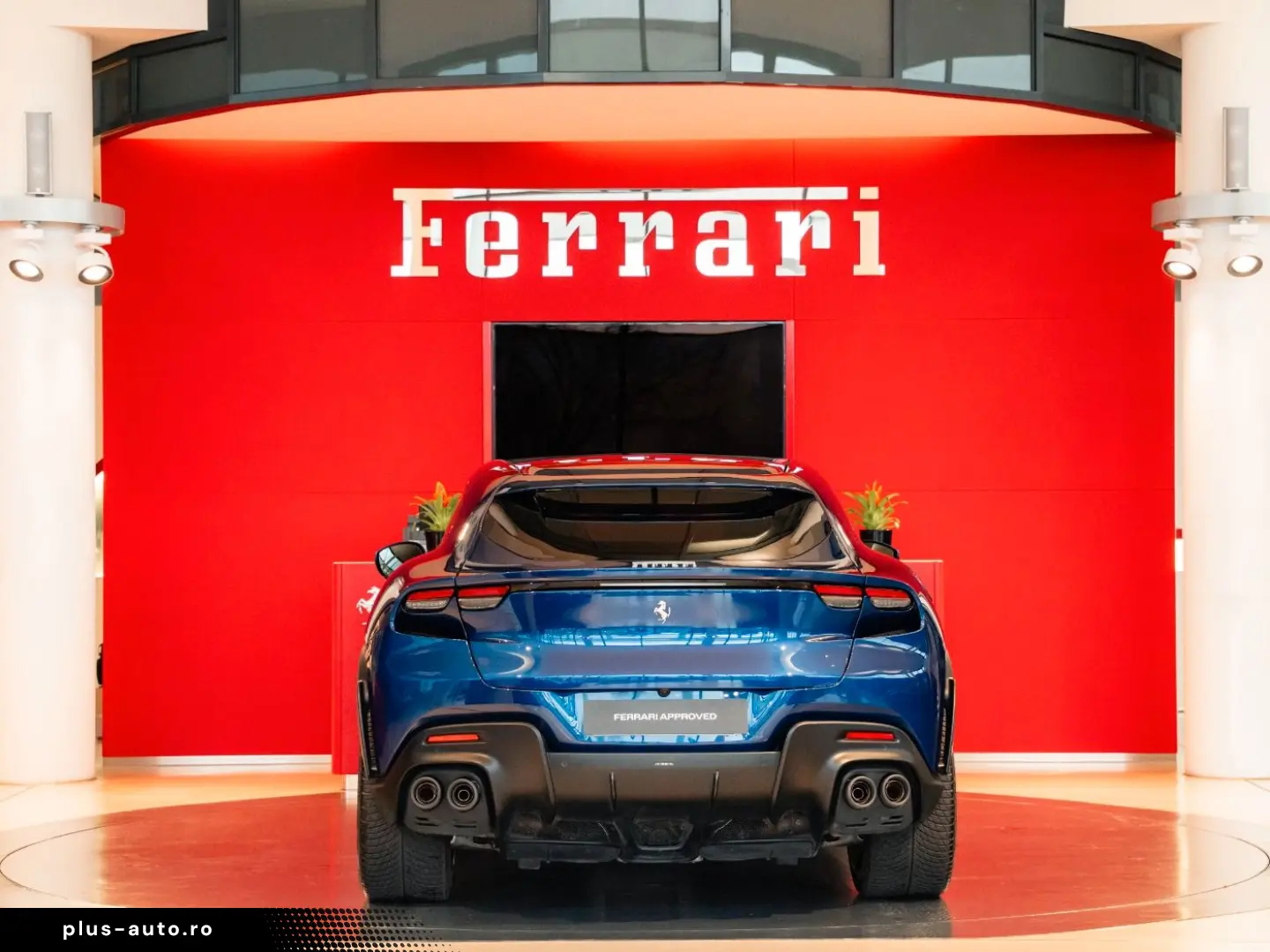 FERRARI Purosangue Panoramadach Massagesitze LED-Lenkrad