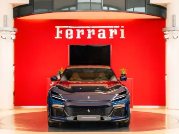 FERRARI Purosangue Panoramadach Massagesitze LED-Lenkrad