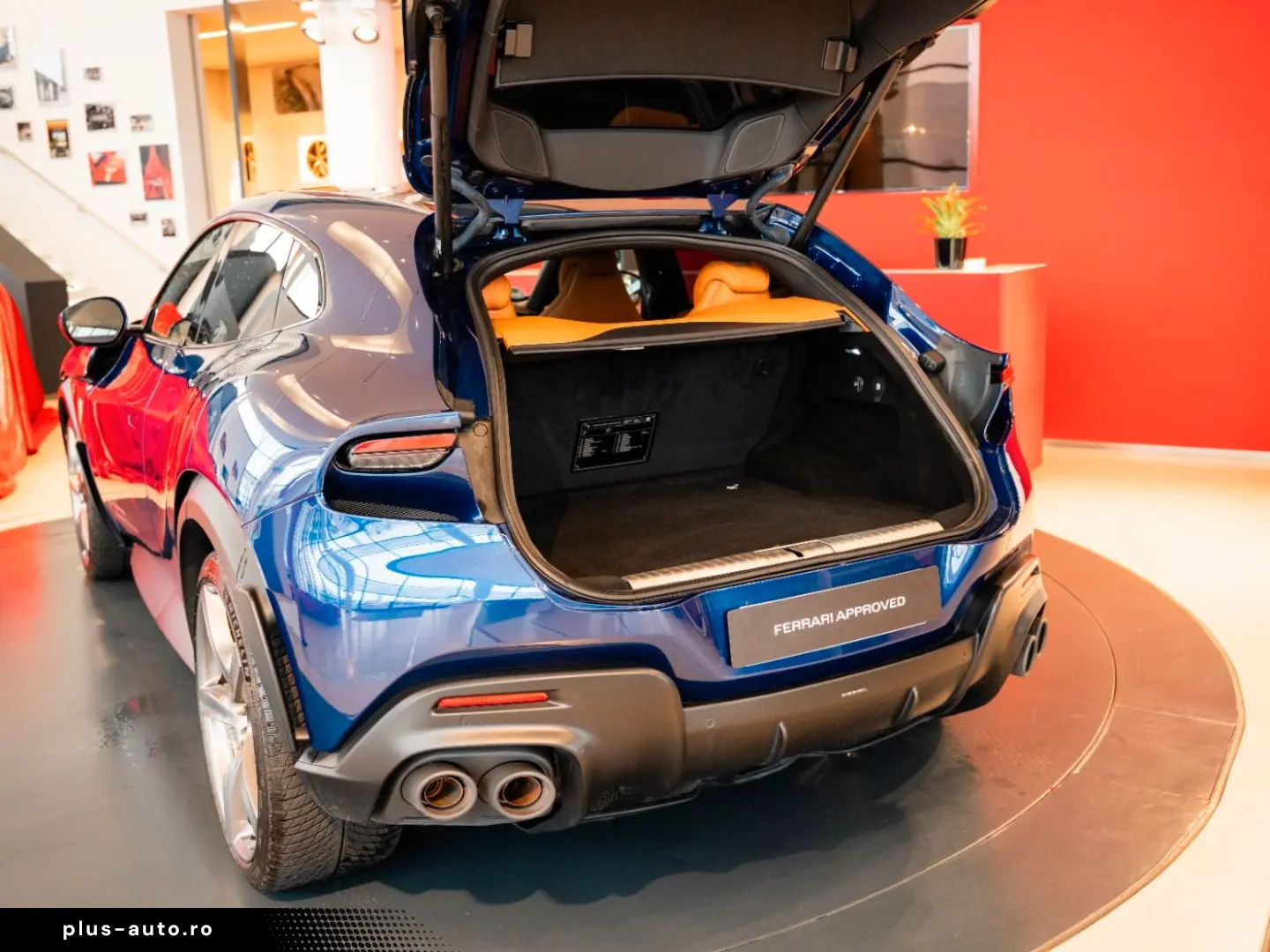 FERRARI Purosangue Panoramadach Massagesitze LED-Lenkrad