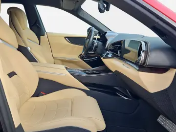 FERRARI Purosangue CARBON PANOROOF ROSSO MAGMA