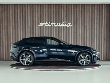 FERRARI Purosangue  Blu Pozzi  Carbon  MwSt.