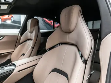 FERRARI Purosangue V12 DCT 4WD