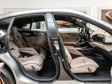 FERRARI Purosangue V12 DCT 4WD